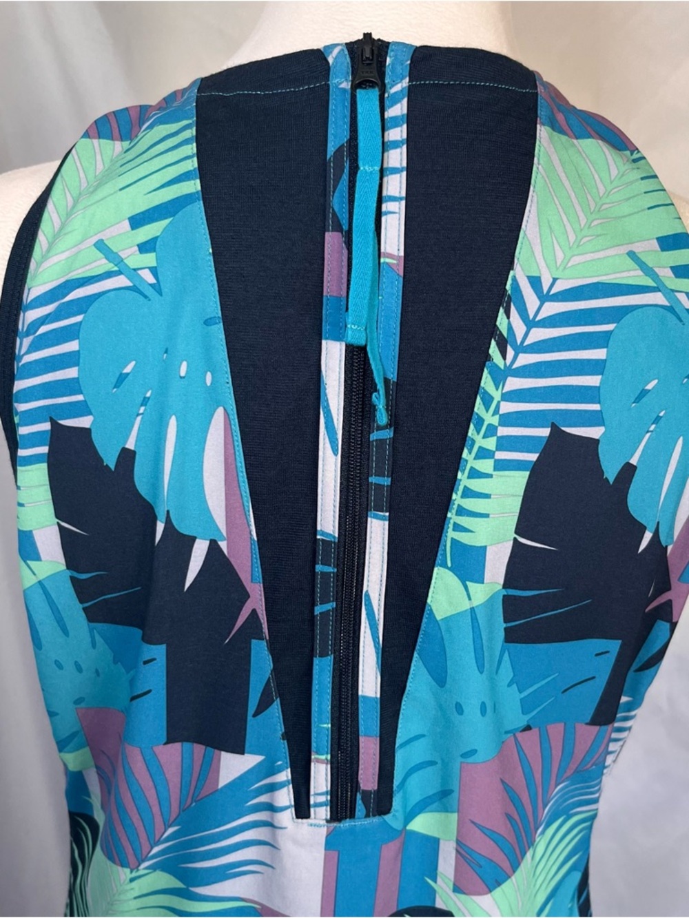 Smartwool Women's Merino Sport Tank Dress Tropical Pattern Green/Blue Size Med - Picture 9 of 10